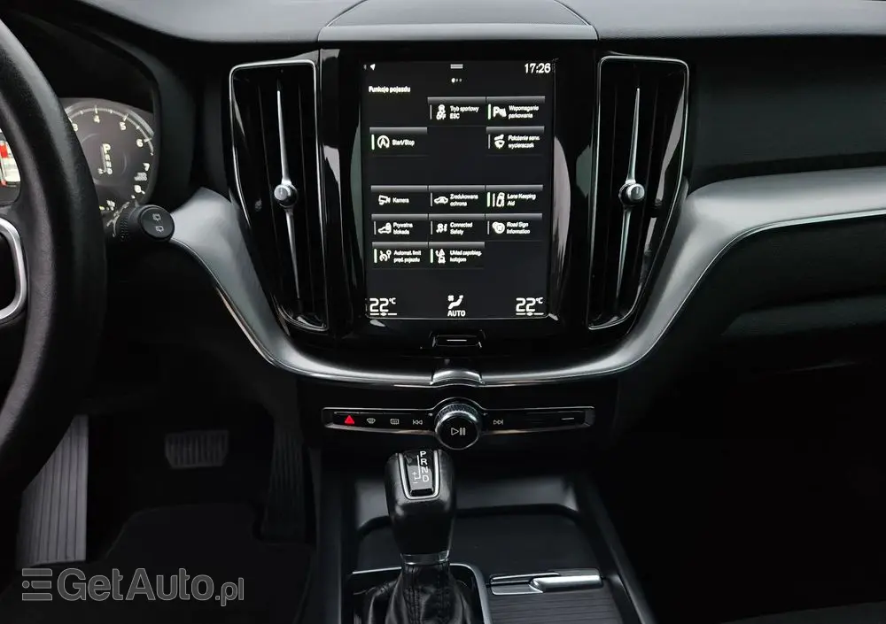 VOLVO XC 60 T4 Momentum Pro