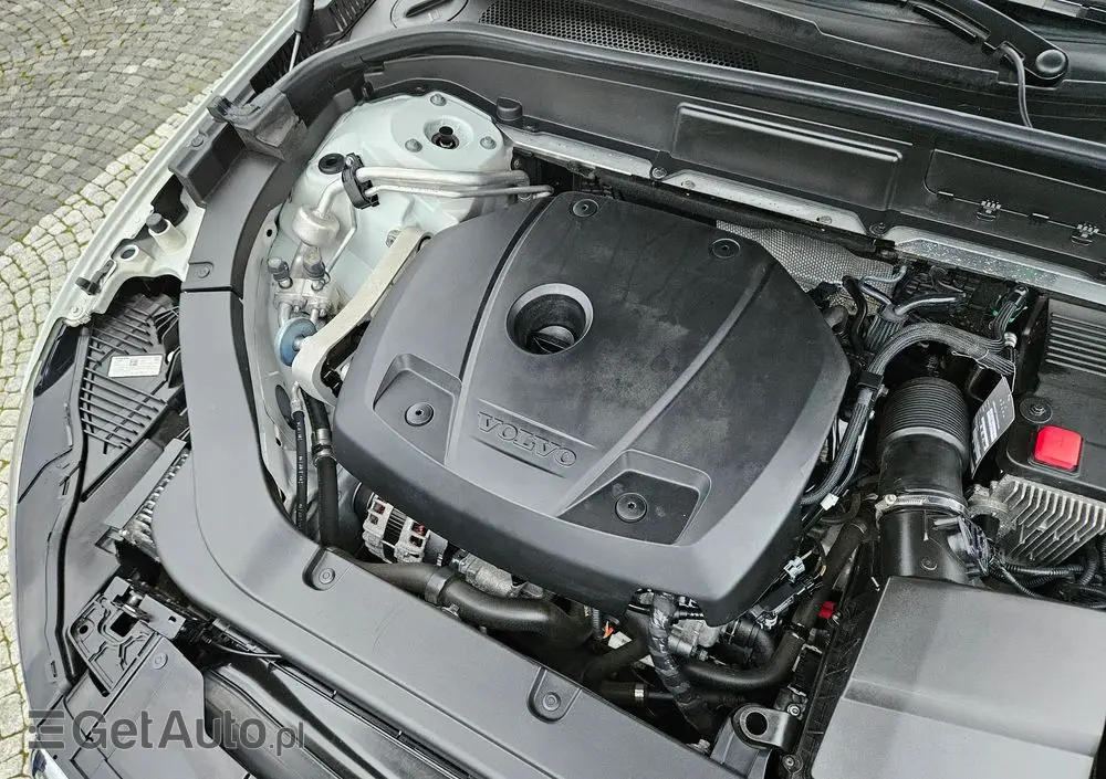 VOLVO XC 60 T4 Momentum Pro