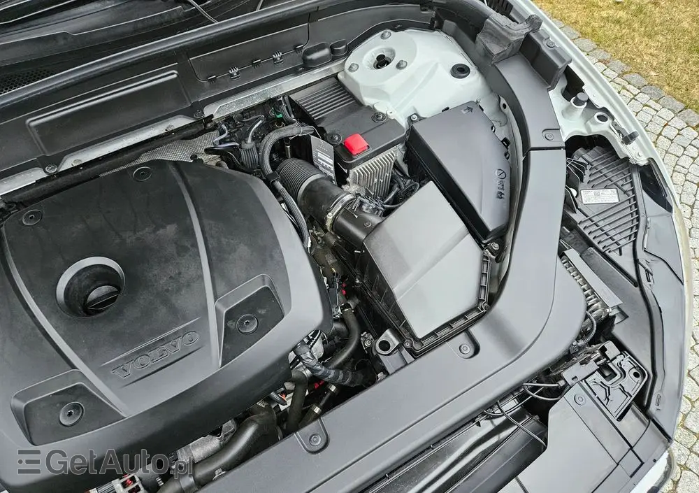 VOLVO XC 60 T4 Momentum Pro