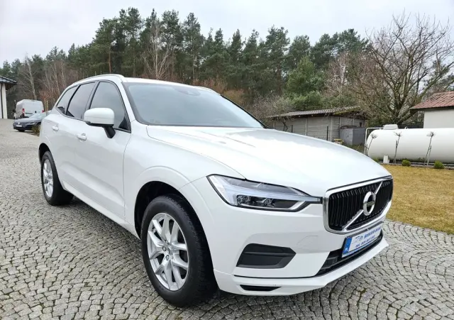 VOLVO XC 60 T4 Momentum Pro