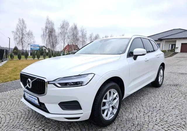 VOLVO XC 60 T4 Momentum Pro