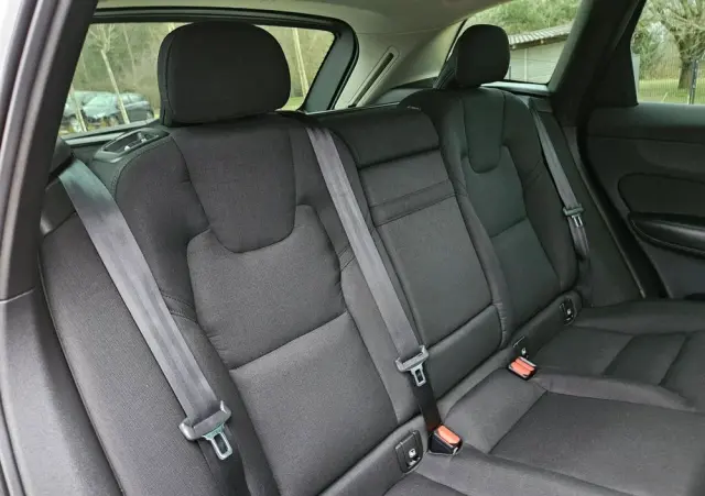 VOLVO XC 60 T4 Momentum Pro