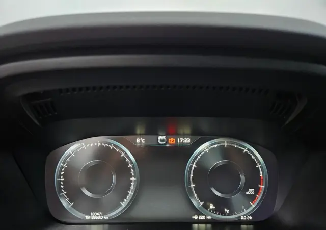 VOLVO XC 60 T4 Momentum Pro