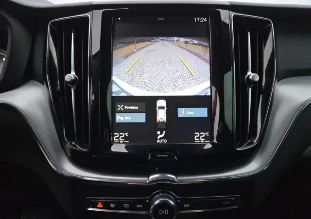 VOLVO XC 60 T4 Momentum Pro