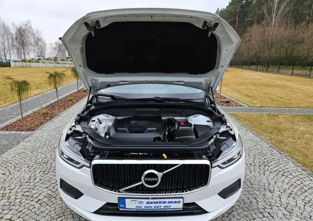 VOLVO XC 60 T4 Momentum Pro