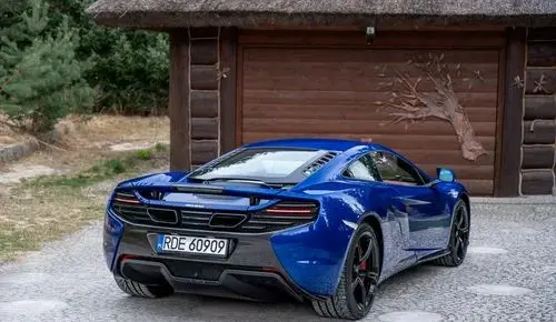 MCLAREN 650S 