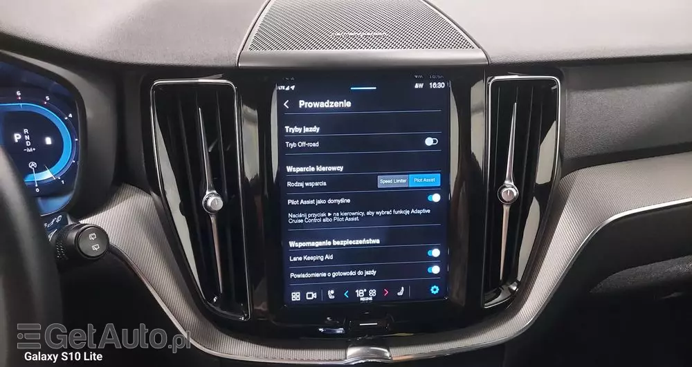 VOLVO XC 60 B4 D Plus Dark