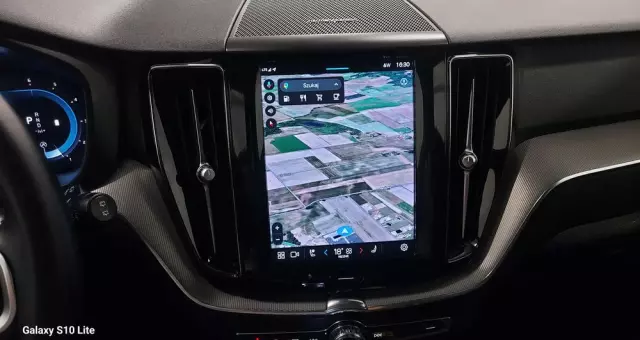 VOLVO XC 60 B4 D Plus Dark