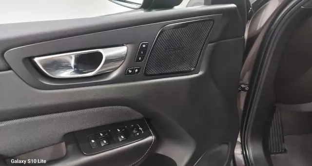 VOLVO XC 60 B4 D Plus Dark