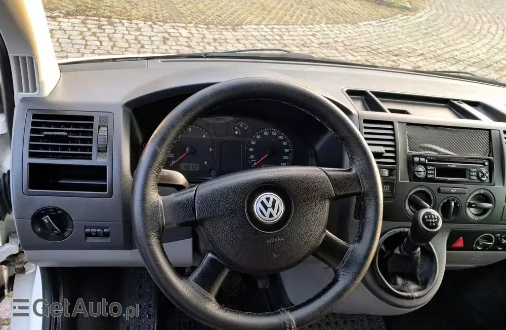 VOLKSWAGEN TRANSPORTER 