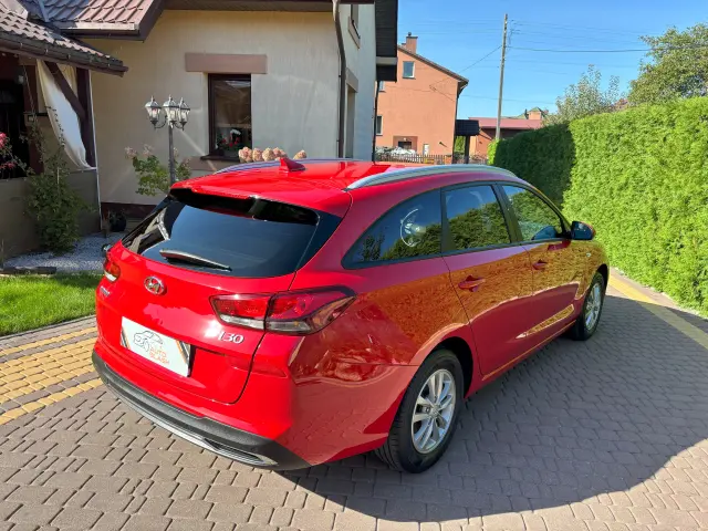 HYUNDAI I30 Modern