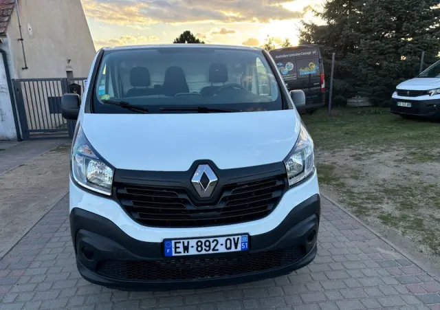 RENAULT Trafic 