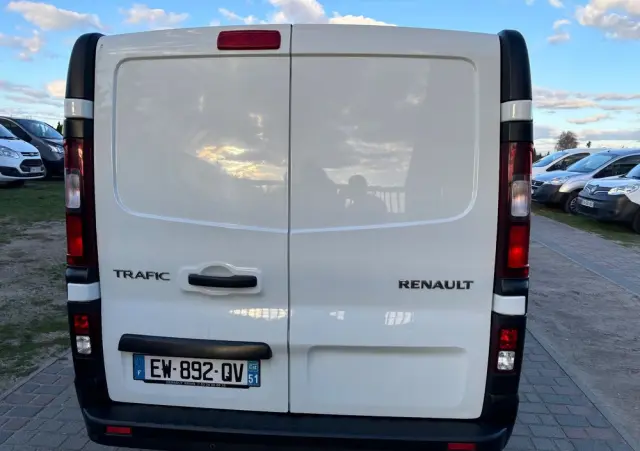 RENAULT Trafic 