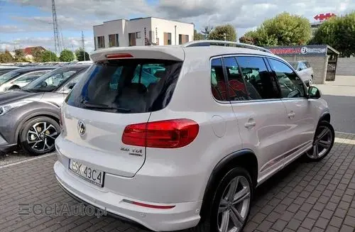 VOLKSWAGEN Tiguan 