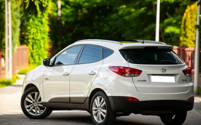 HYUNDAI Ix35 1.7 CRDi 2WD blue Finale Gold