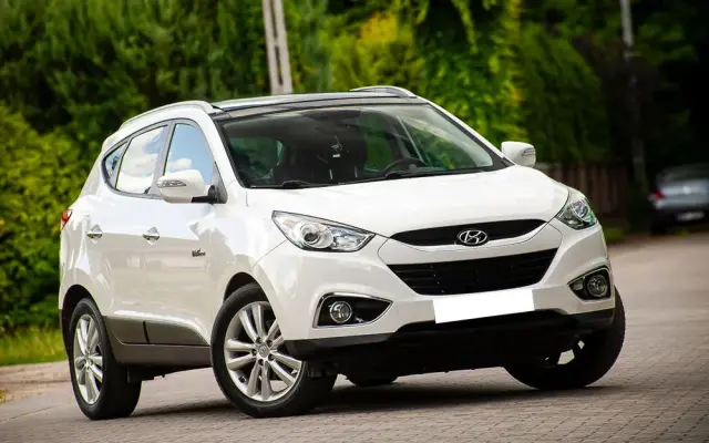 HYUNDAI Ix35 1.7 CRDi 2WD blue Finale Gold