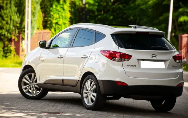 HYUNDAI Ix35 1.7 CRDi 2WD blue Finale Gold