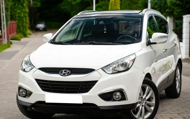 HYUNDAI Ix35 1.7 CRDi 2WD blue Finale Gold