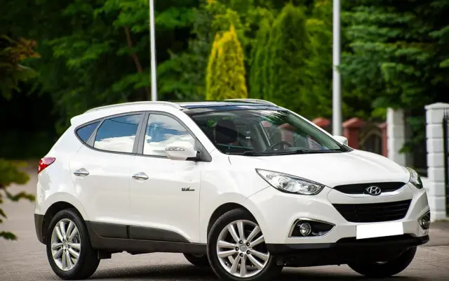 HYUNDAI Ix35 1.7 CRDi 2WD blue Finale Gold