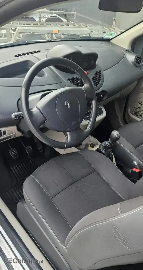 RENAULT Twingo 