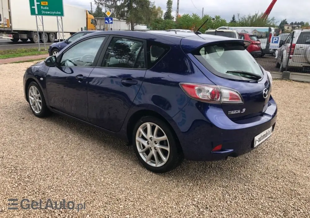 MAZDA 3 