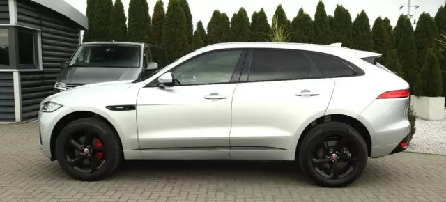 JAGUAR F-pace 