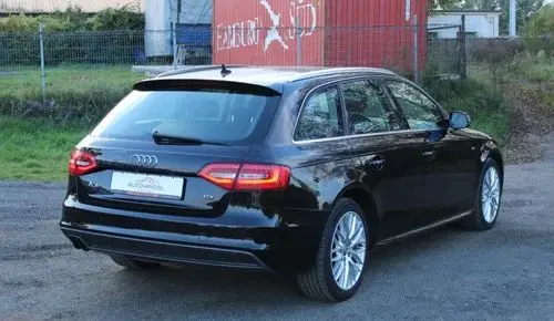 AUDI A4 