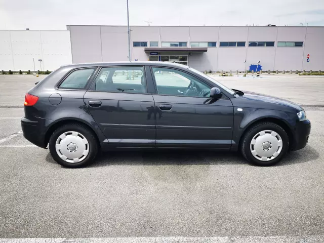 AUDI A3 1.6 Attraction