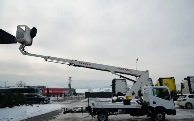 NISSAN CABSTAR / ZWYŻKA 20 METRÓW / GSR E200TE4 /  BLIŹNIAK / UDŹWIG - 200 kg / 4 PODPORY 