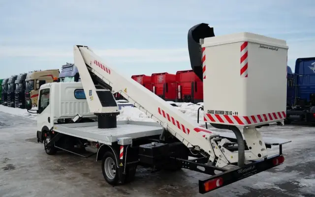 NISSAN CABSTAR / ZWYŻKA 20 METRÓW / GSR E200TE4 /  BLIŹNIAK / UDŹWIG - 200 kg / 4 PODPORY 
