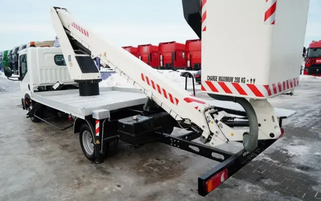 NISSAN CABSTAR / ZWYŻKA 20 METRÓW / GSR E200TE4 /  BLIŹNIAK / UDŹWIG - 200 kg / 4 PODPORY 