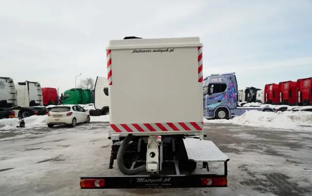NISSAN CABSTAR / ZWYŻKA 20 METRÓW / GSR E200TE4 /  BLIŹNIAK / UDŹWIG - 200 kg / 4 PODPORY 