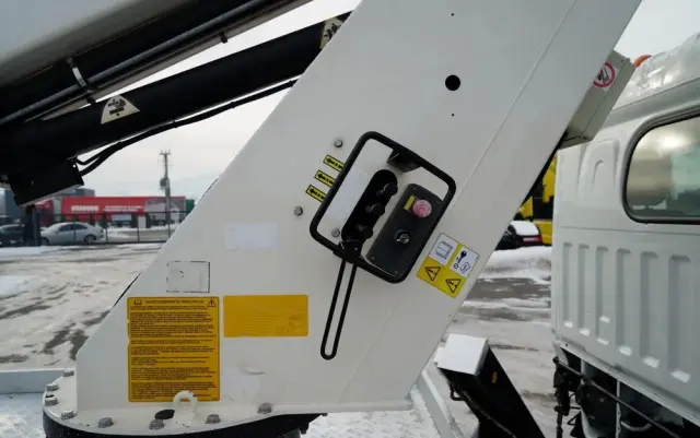 NISSAN CABSTAR / ZWYŻKA 20 METRÓW / GSR E200TE4 /  BLIŹNIAK / UDŹWIG - 200 kg / 4 PODPORY 