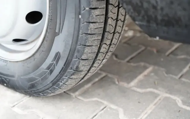 NISSAN CABSTAR / ZWYŻKA 20 METRÓW / GSR E200TE4 /  BLIŹNIAK / UDŹWIG - 200 kg / 4 PODPORY 