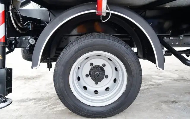 NISSAN CABSTAR / ZWYŻKA 20 METRÓW / GSR E200TE4 /  BLIŹNIAK / UDŹWIG - 200 kg / 4 PODPORY 