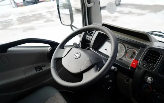 NISSAN CABSTAR / ZWYŻKA 20 METRÓW / GSR E200TE4 /  BLIŹNIAK / UDŹWIG - 200 kg / 4 PODPORY 