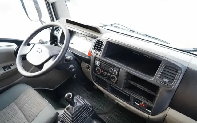 NISSAN CABSTAR / ZWYŻKA 20 METRÓW / GSR E200TE4 /  BLIŹNIAK / UDŹWIG - 200 kg / 4 PODPORY 