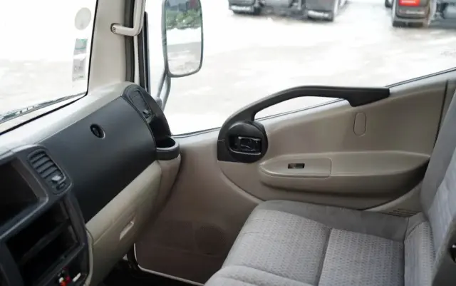 NISSAN CABSTAR / ZWYŻKA 20 METRÓW / GSR E200TE4 /  BLIŹNIAK / UDŹWIG - 200 kg / 4 PODPORY 