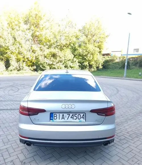 AUDI A4 