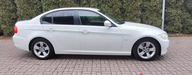BMW Seria 3 320i (170 KM)