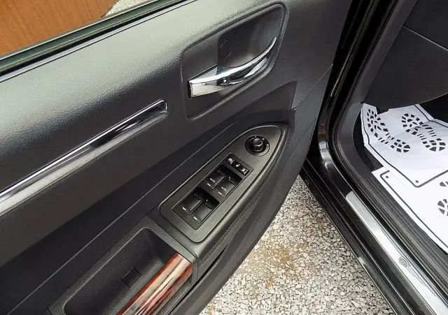 CHRYSLER 300C 2.7 Automatik