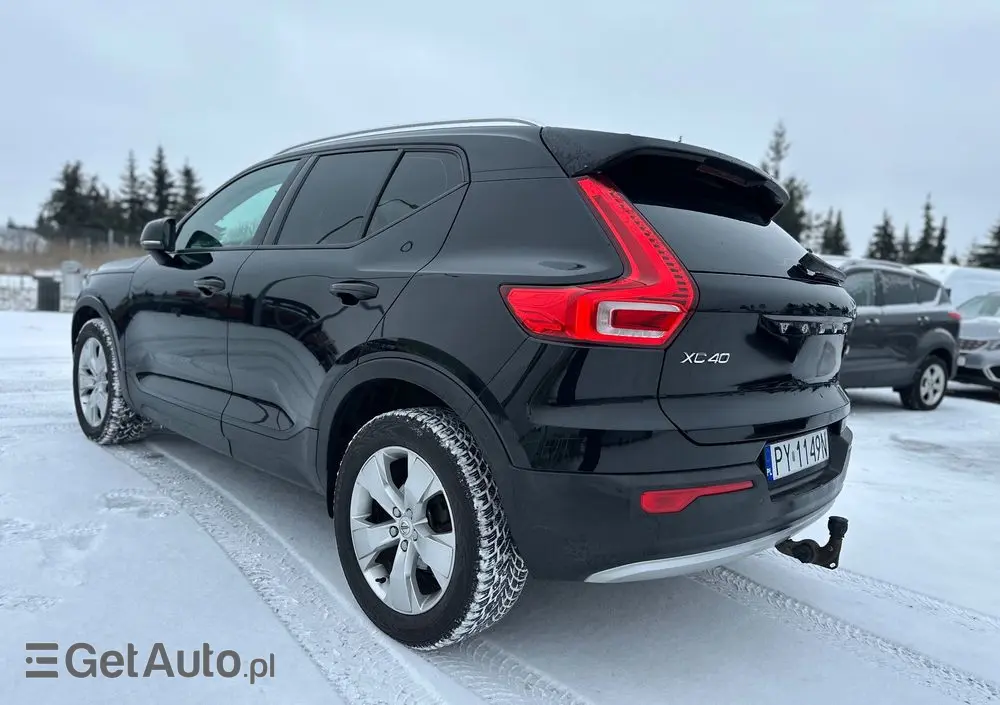 VOLVO XC 40 T3 Momentum Pro