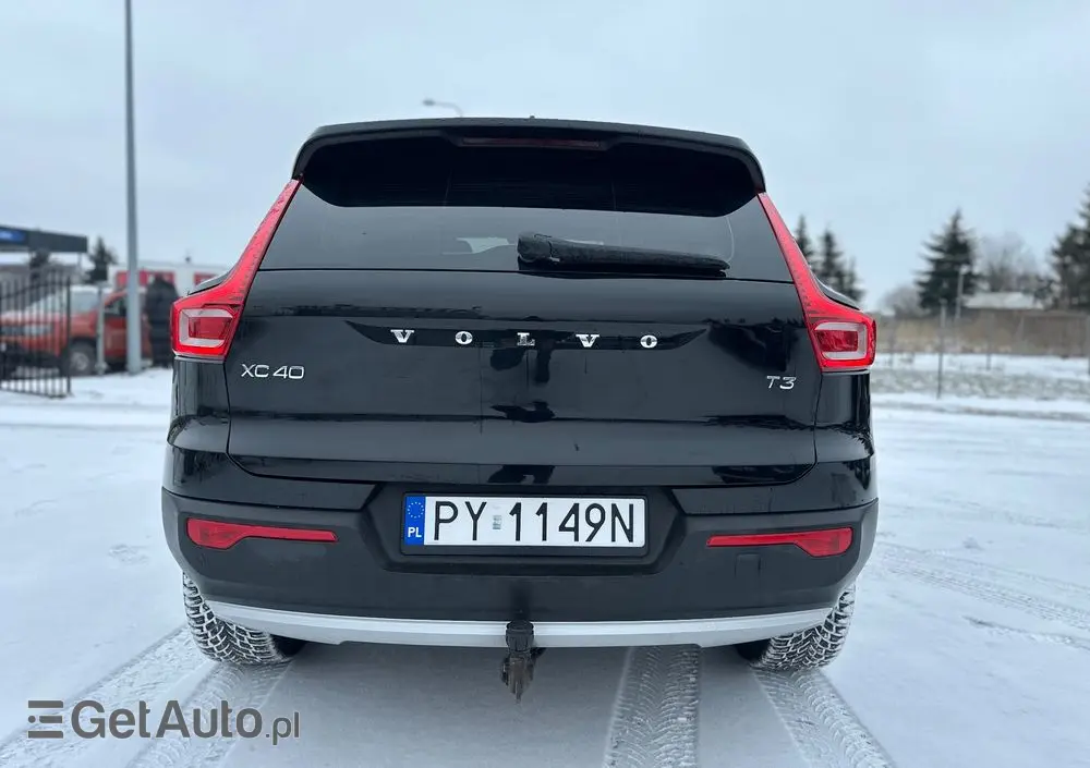 VOLVO XC 40 T3 Momentum Pro