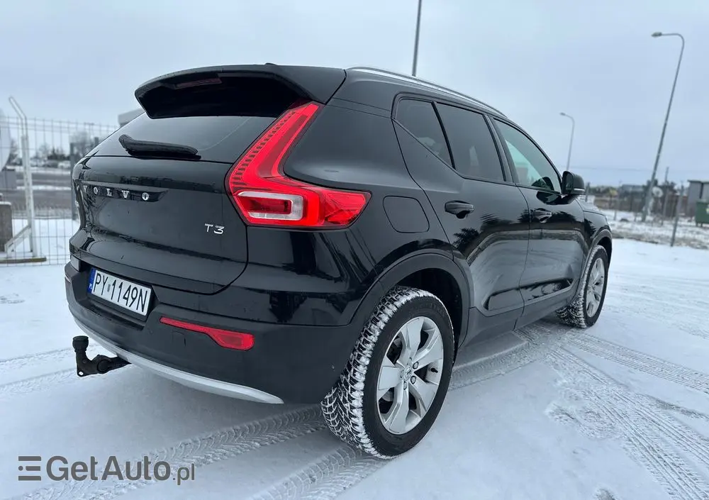 VOLVO XC 40 T3 Momentum Pro