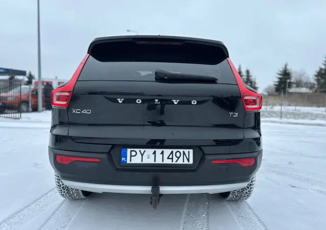 VOLVO XC 40 T3 Momentum Pro