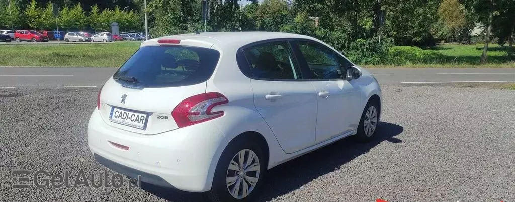 PEUGEOT 208 