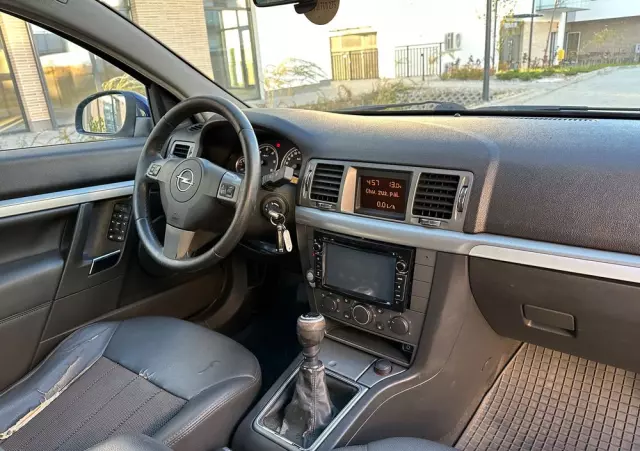 OPEL Vectra 1.9 CDTI Cosmo
