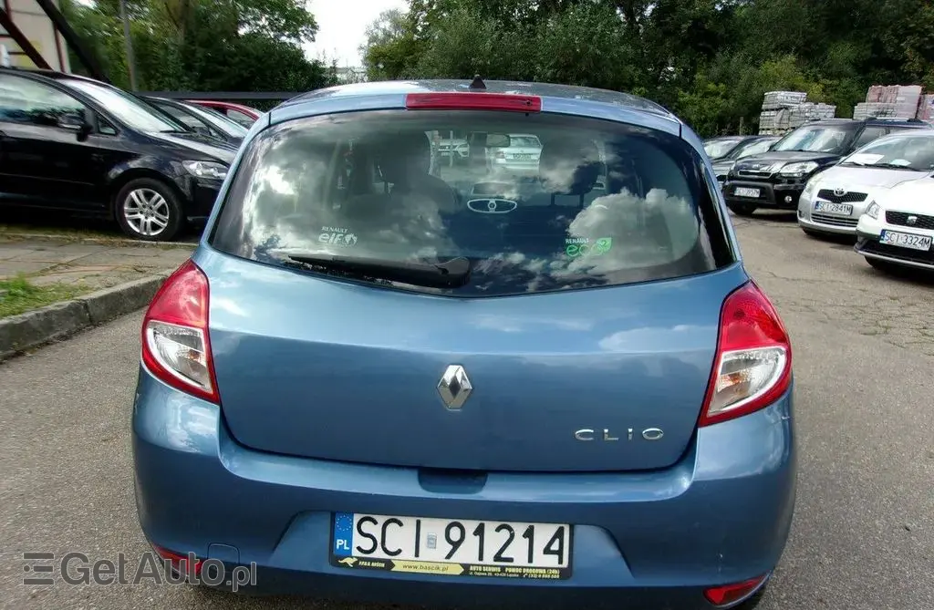 RENAULT Clio 