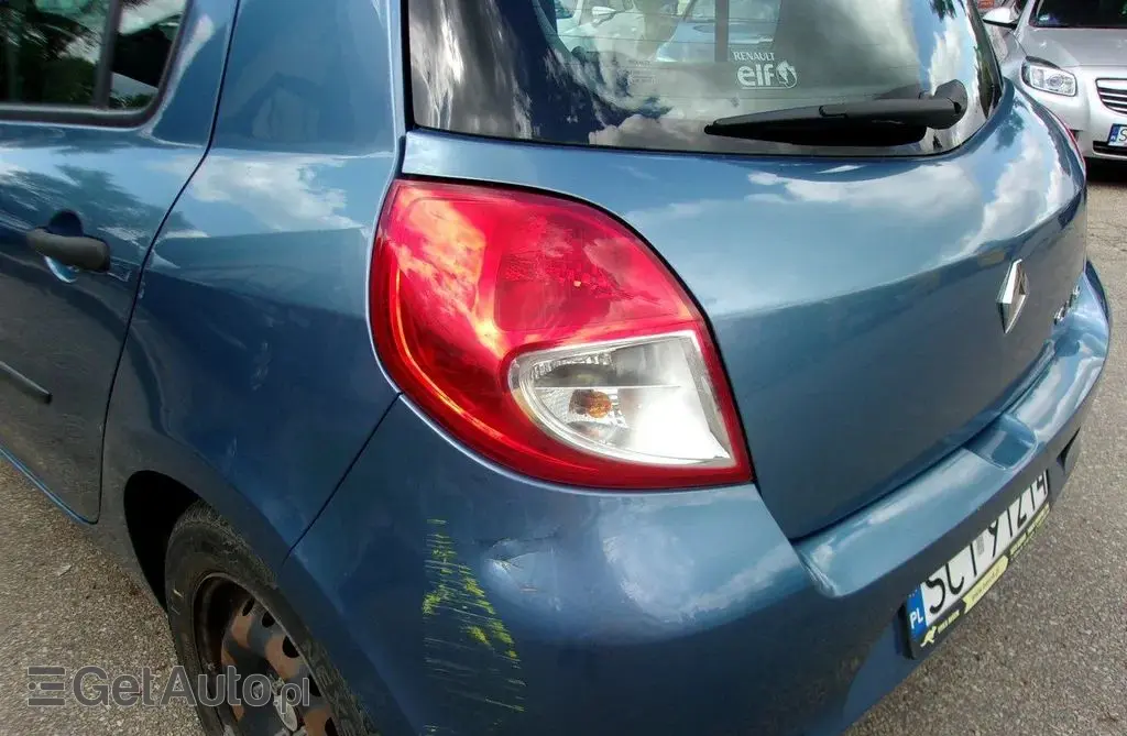 RENAULT Clio 