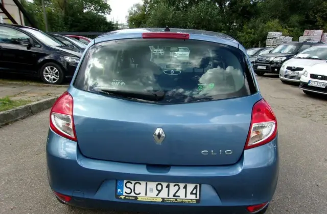 RENAULT Clio 
